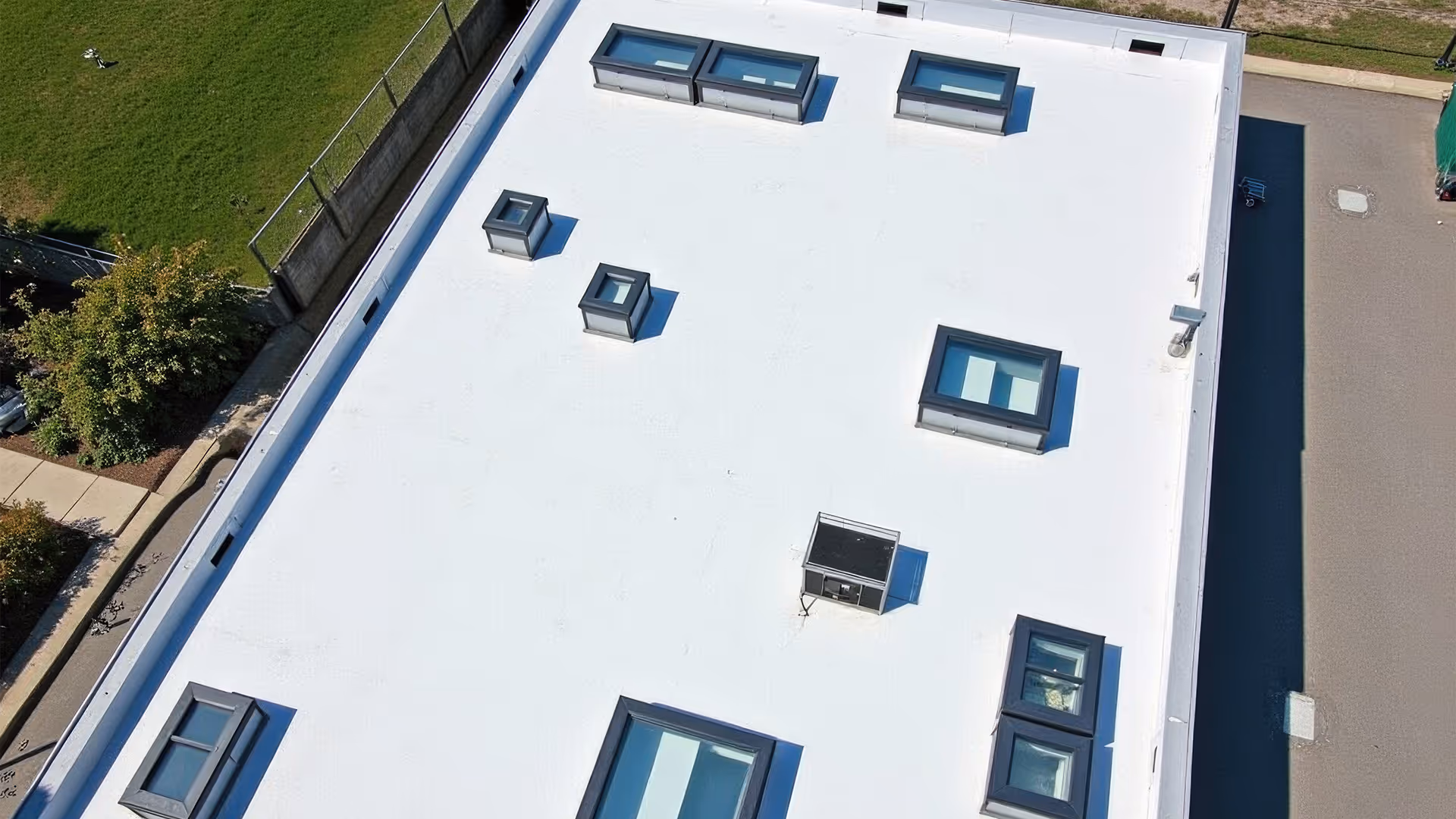 Dachfenster und Dachabdichtung in Rostock vom Dachdeckermeister installiert.